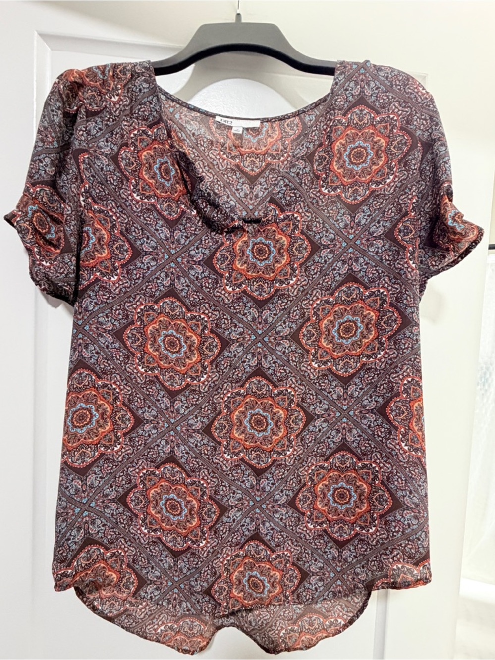 DR2 Short Sleeve V-Neck Medallion Print Blouse - Brown Rust